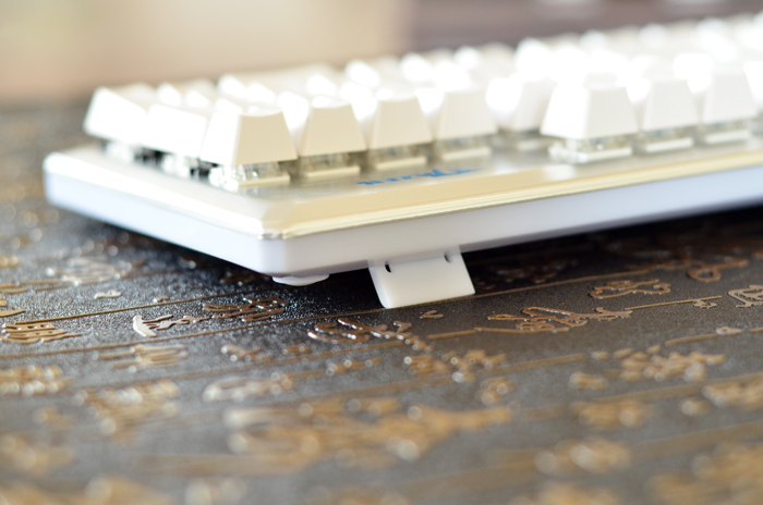 瀹滃崥鏈烘閿洏k727鐏晥,瀹滃崥k725涓冨僵鎮诞鑳屽厜娓告垙閿洏