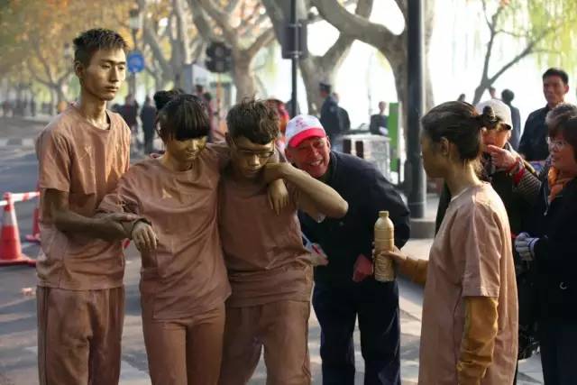 小微拼尽洪荒之力,全程记录杭马!杭州人30年前这样开跑