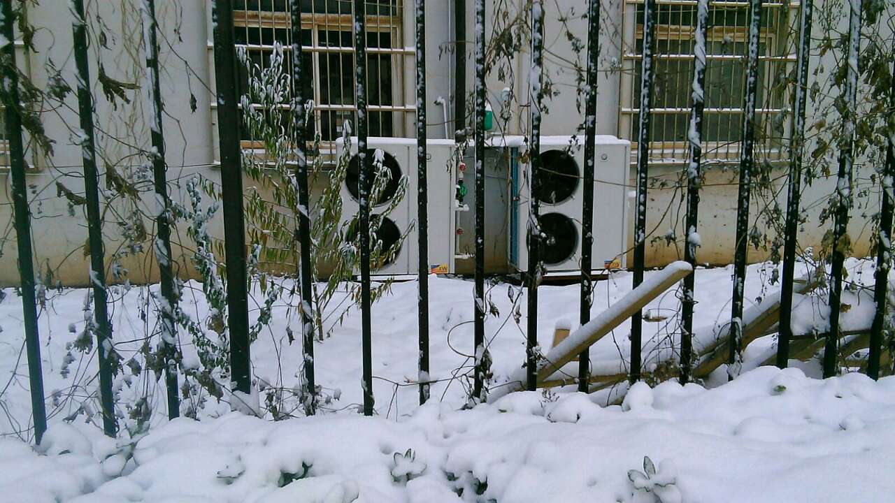 空气能机组结霜怎么办,市面上有结霜的空气能热泵吗