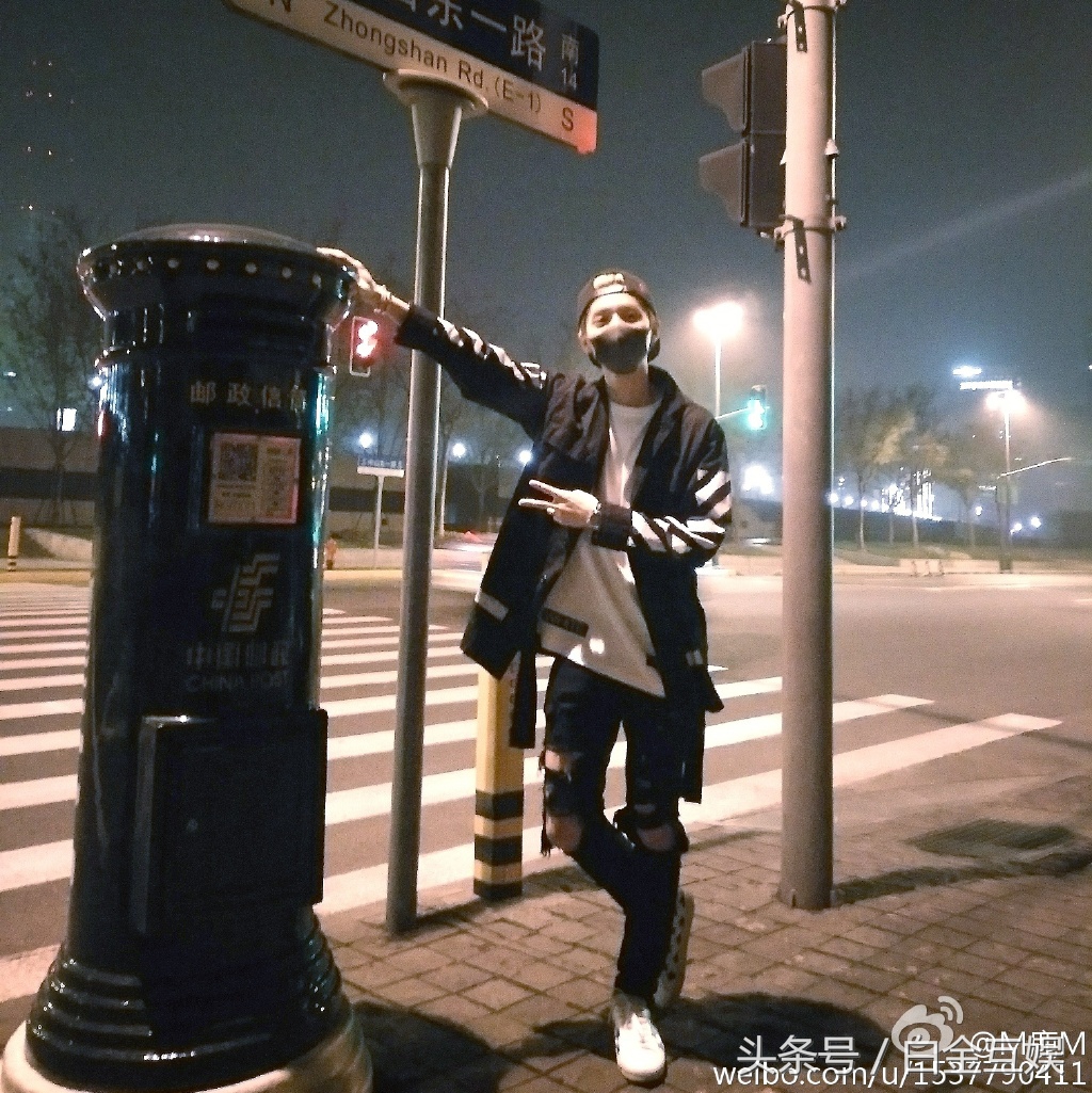 鹿晗穿破洞裤,鹿晗穿秋裤完整版