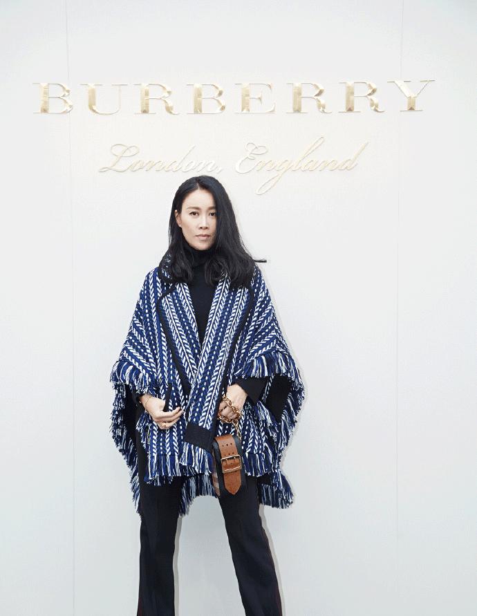 这条礼仪小姐的“迎宾带”,竟然被日日、袁姗姗……抢披上身!