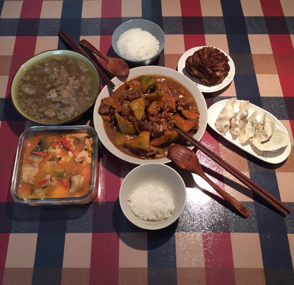 吃东西噎着的自救方法,吃东西太快噎着了怎么办