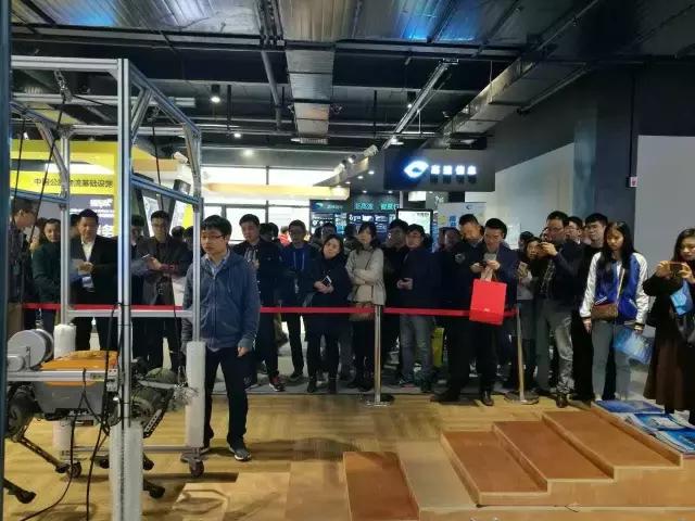 四足机器人大赛波士顿,四足机器人中国