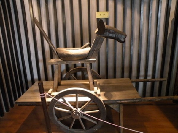 女人也有宫刑？古代女子的宫刑竟比男子的还要狠毒！