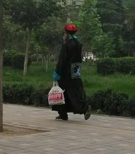 如果你老婆抽烟你会怎么样,当你发现你老婆会抽烟时