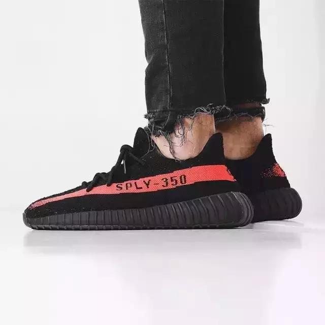 yeezy350v2黑红普通版,yeezy350v2黑红