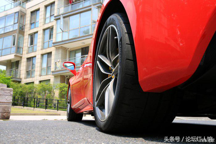 法拉利488评测重装上阵,法拉利488拆车视频