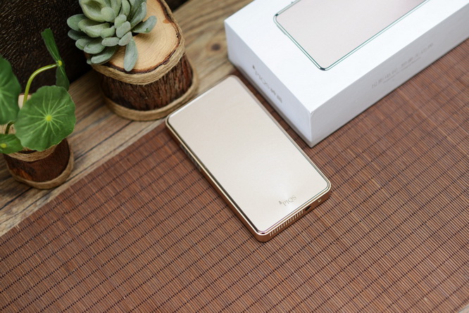 随身携带巨屏观影，神画小媚轻体验