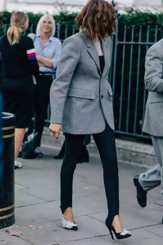 一万五的时髦,花五十块钱就能赶……然而我还是拒绝