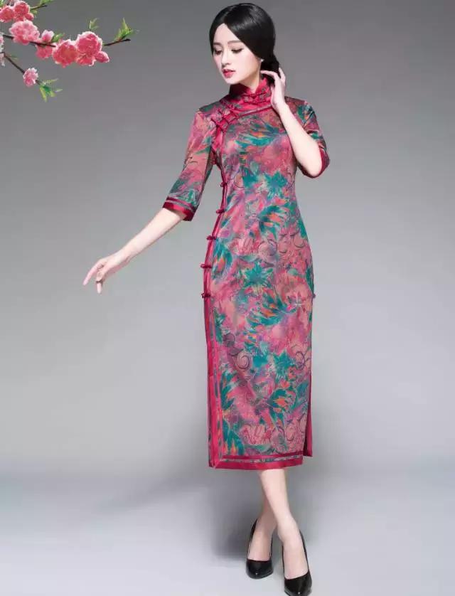 香云纱定制旗袍最贵多少钱,旗袍日常紫色旗袍真的很有韵味