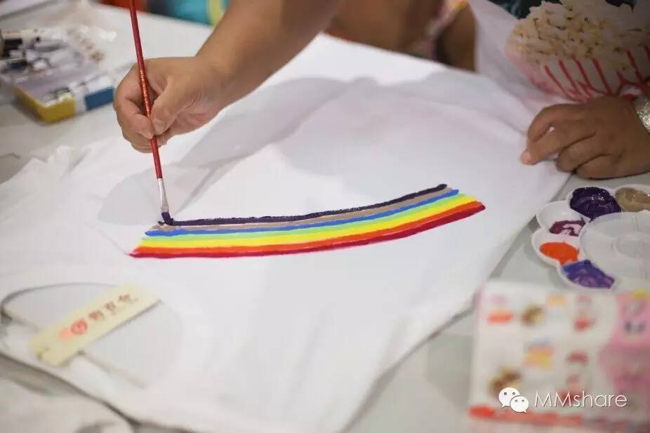 想象无限，创意T恤被宝贝儿们画成了“春田花花”