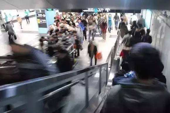 为什么中国男人不会穿衣,外国人看中国男人穿衣