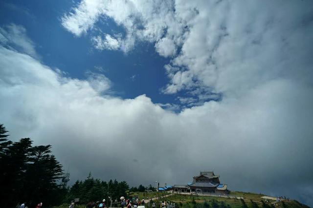 峨眉山金顶云海日出真是人间胜景,峨眉山金顶云海风景视频