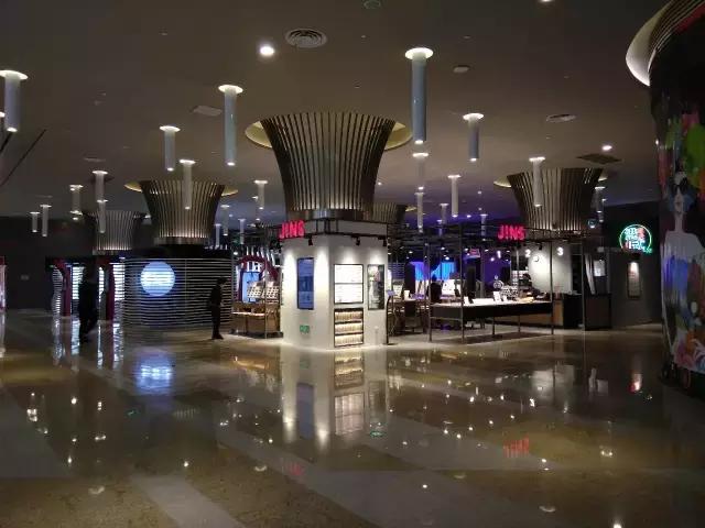 八佰伴商圈有什么商场,上海浦东新区陆家嘴八佰伴