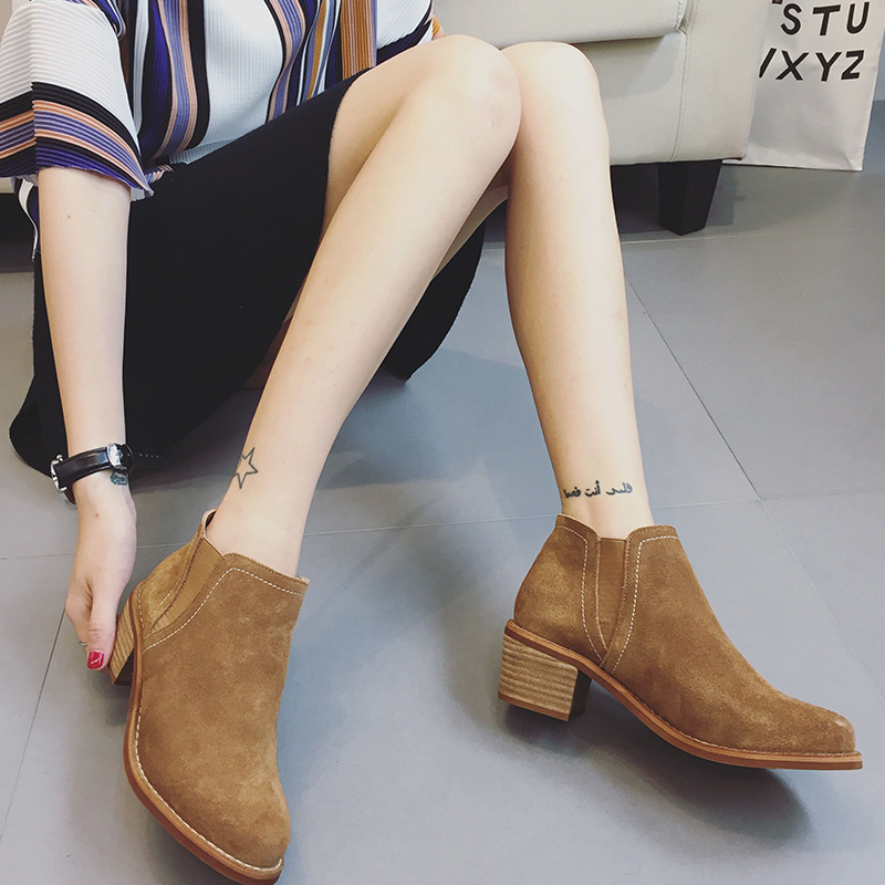 英伦鞋搭配出复古风秒变时尚达人,穿潮鞋走时尚之路