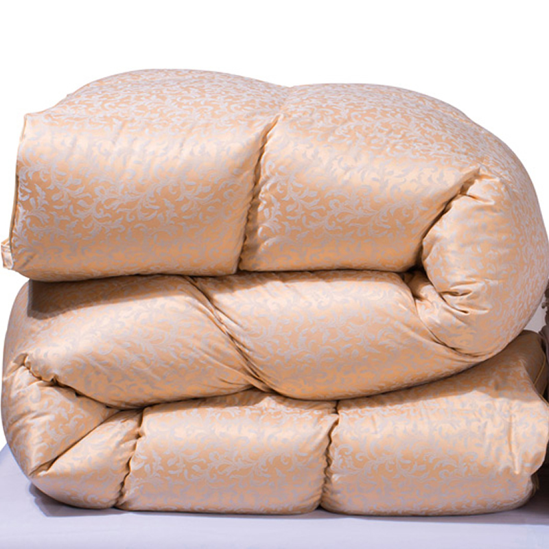 保暖吸湿透气的优质加厚羽绒被