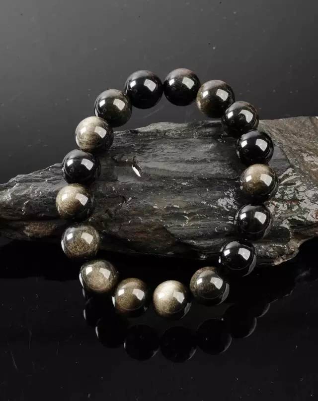 貌不惊人却暗藏玄机的神秘之玉！翠中“奇葩”墨翠的美，你欣赏得来吗？