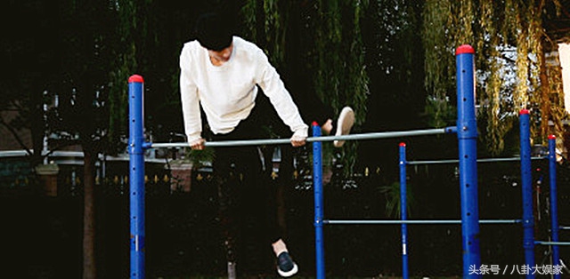 张艺兴可爱，千玺俏皮，蒋劲夫man爆，运动系男神你心水哪款？