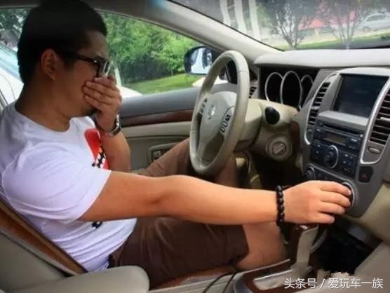 奥迪q5l空调异味如何彻底去除,汽车开空调味道难闻怎么解决