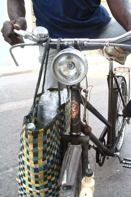 卡斯特罗豪购百万台中国*彩大**电，古巴人民每两家分一台