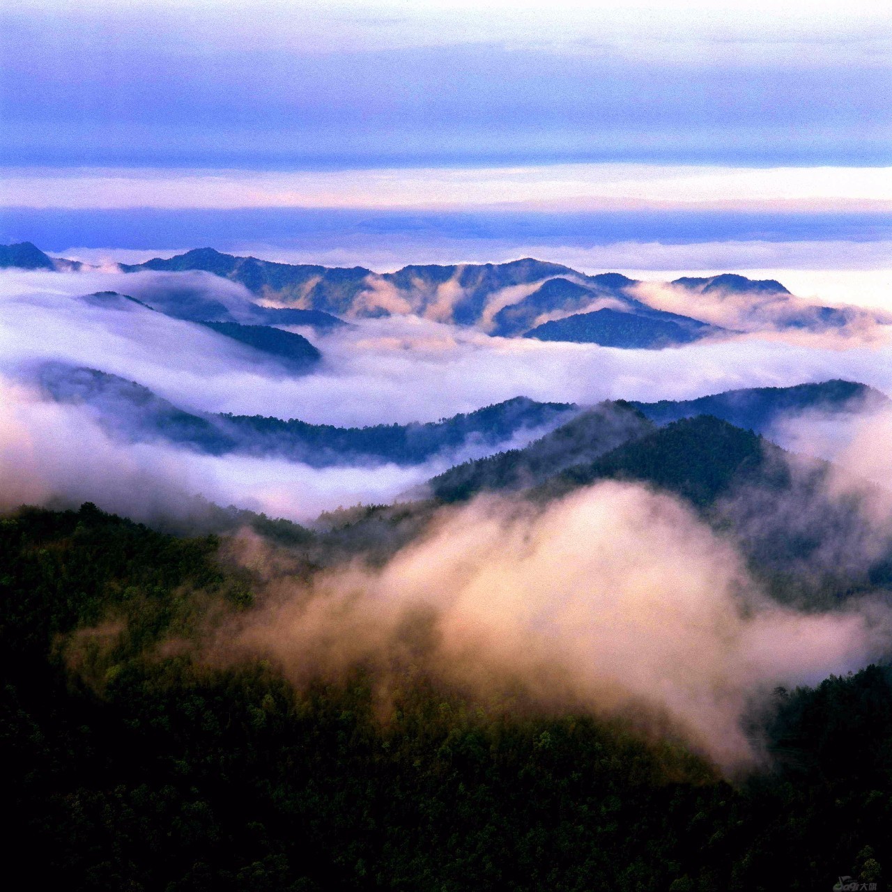 最近昆明哪里风景比较好,昆明周边的绝世美景