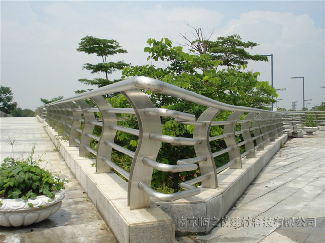 不锈钢阳台栏杆装修效果图大全,不锈钢栏杆图片大全2024款