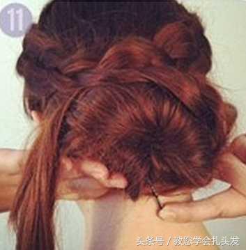 一款简单易学的长发花苞头扎法