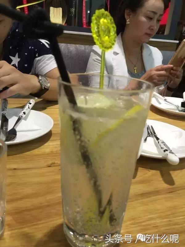 美食探店之钵钵鸡,特色美食探店披萨