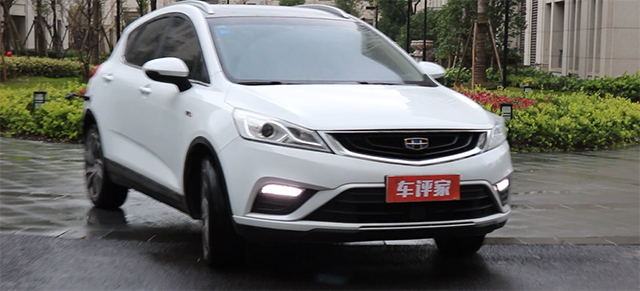 肯定成绩的同时认清自身差距,肯定优点指出不足提出希望