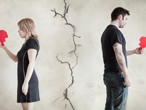 很久没联系的前男友发来微信,很久没联系的前男友突然来找你