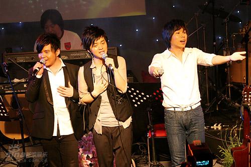 他们曾被视为校园民谣最后的希望,却因李健退出而溃不成军