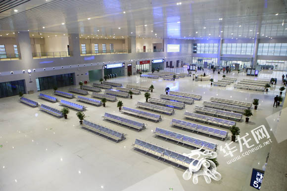 渝万高铁万州北站：开通景区直通车接驳 游三峡增新方式