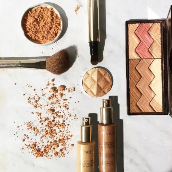 不脱妆不暗沉不斑驳粉底,不起皮的粉底