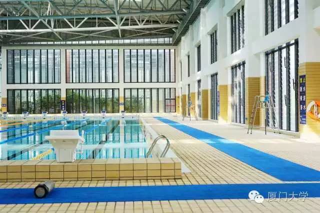 体育微型课游泳,二年级体育公开课攀岩