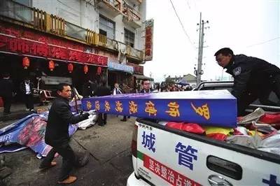 别让你的不小心破坏了他们为城市穿上的新衣