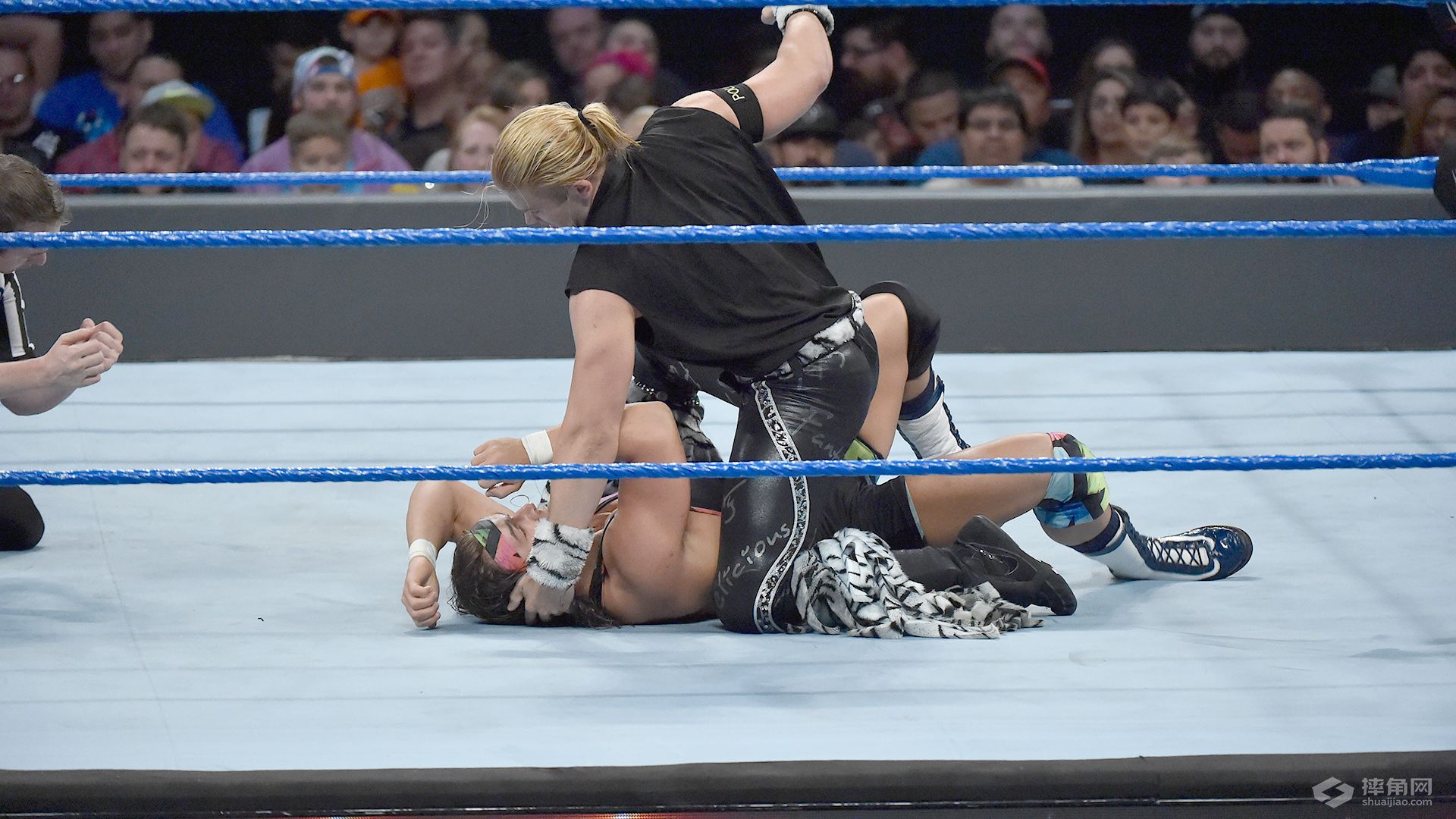 WWE驸马爷风云决战RVD！凯恩抛摔毕雪夫获全场欢呼！