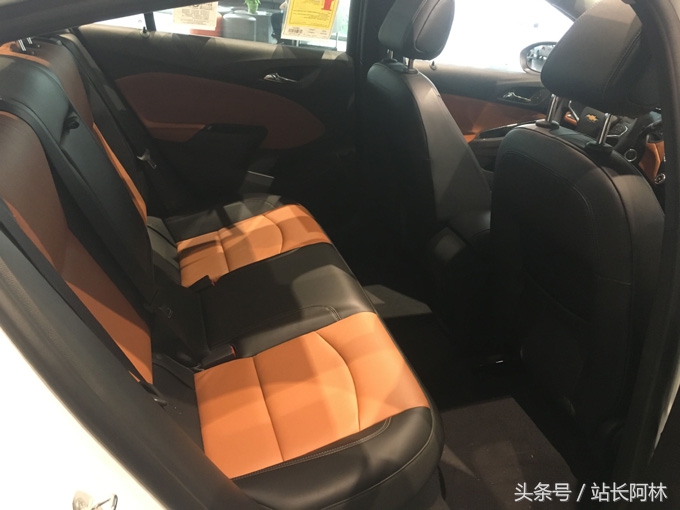 陪朋友去买车,现代悦动和科鲁兹哪个值得买