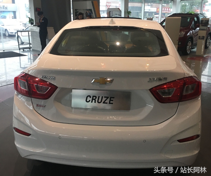 陪朋友去买车,现代悦动和科鲁兹哪个值得买