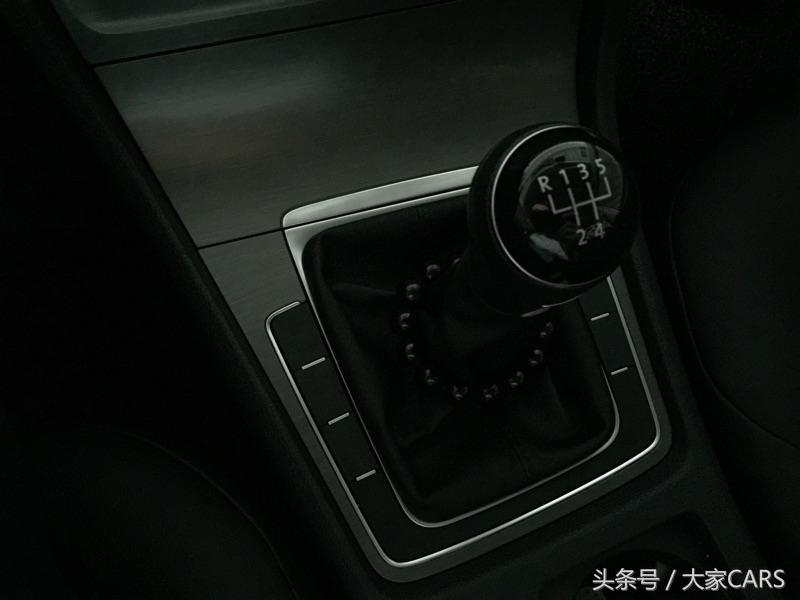 大众高尔夫7.5好开吗,2011款高尔夫自动1.6自吸7速双离合