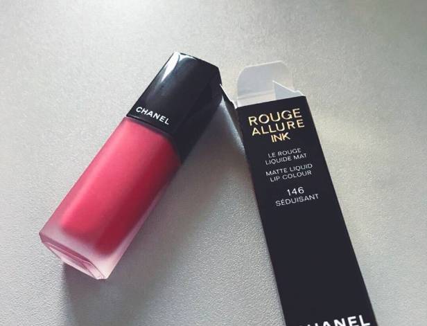 口红试色rubywoo限量款,口红试色intoyou正红