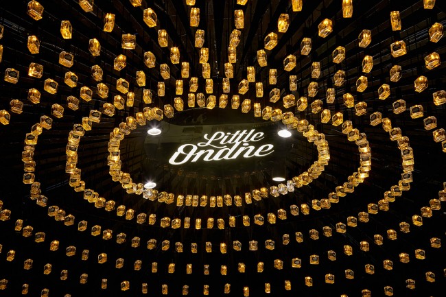 k11购物艺术中心霓虹厅,广州k11的店铺设计