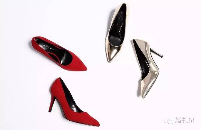 穿秀禾服婚鞋一定要红色的吗,穿秀禾服结婚很丢人吗