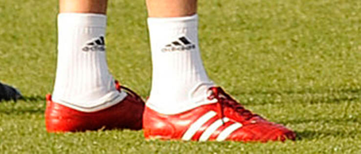 梅西国家德比绝杀球衣,msn梅西踢中场