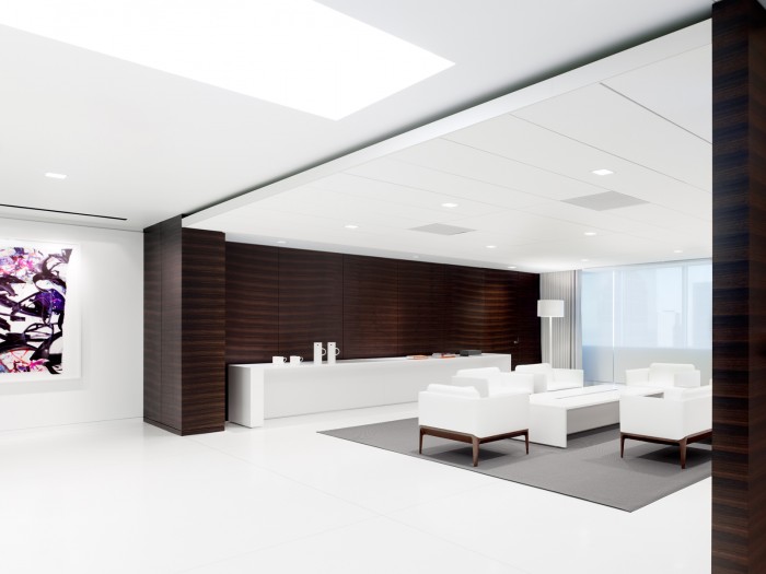 办公家具——洁白之美的空间，才是简约人士的首选