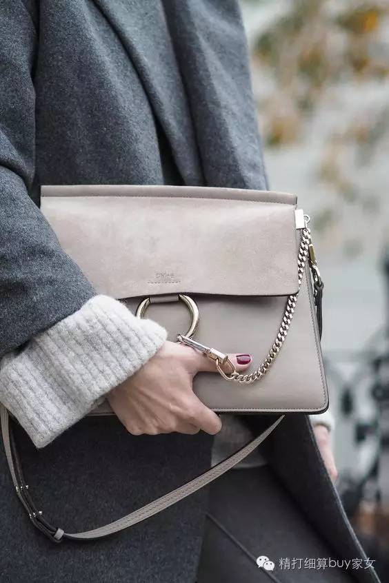 妹砸，冬天的大衣，你配对包了嘛？