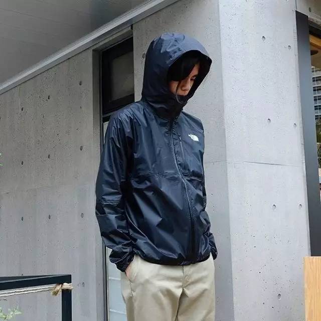 穿冲锋衣跑步合适吗,冬天跑步怎么穿衣服才好看