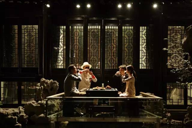 水没有故事，故而郑重其事