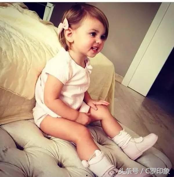 萌出一脸血的小孩,萌出一脸血萌娃