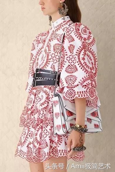 撞衫不可怕就怕撞得太尴尬,没有对比就没有伤害差点笑喷了