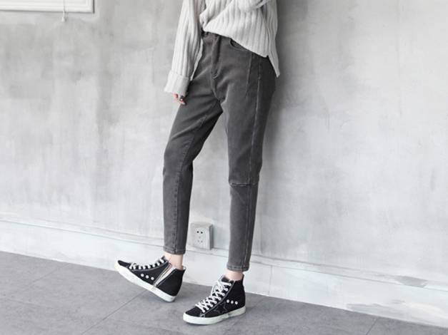 叫醒她们的不是梦想，而是冬天说卷就卷起的裤腿